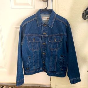 A wrangler rugged jean jacket without the lining. Worn once ever.